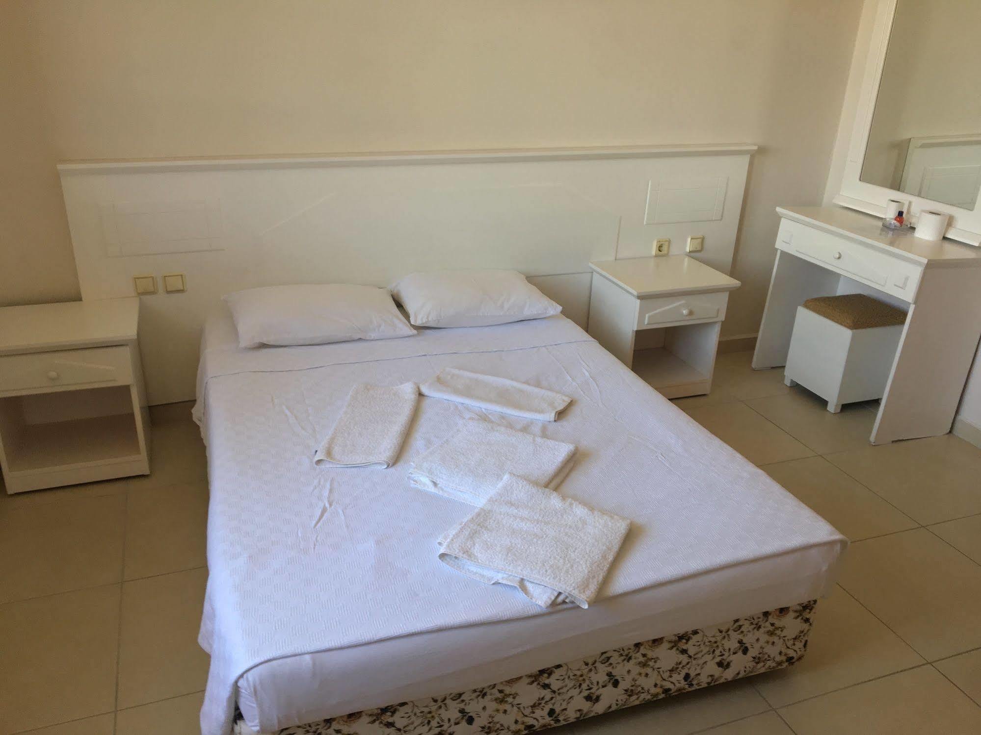 Gorkem Hotel & Apartments Oludeniz Bagian luar foto